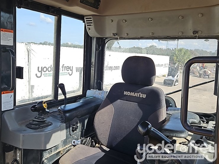 2022-komatsu-d61px-24-image-28