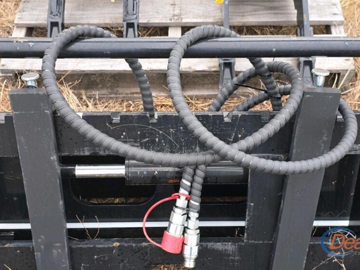 mini-skid-steer-hydraulic-adjustable-forks-image-2