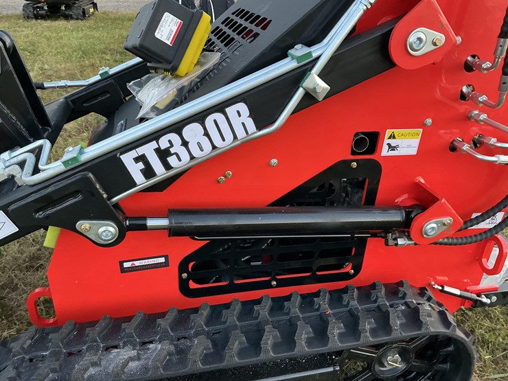#1010-•-unused,-future,-skid-steer-loader-ft380r-image-12