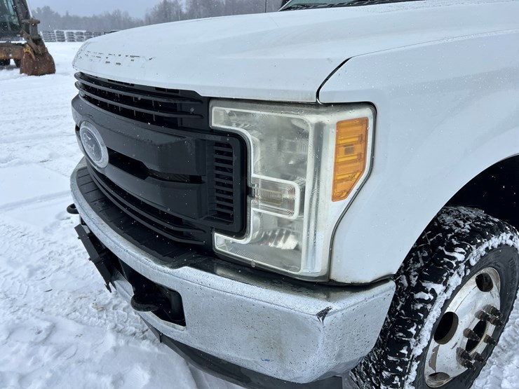 2017-ford-f350-image-10