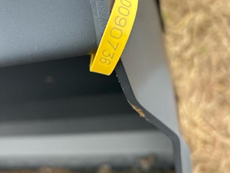 63"-hd-bucket,-s/n-00854-w/-teeth-image-7