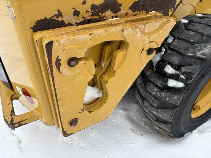 2023-caterpillar-262d3-image-13