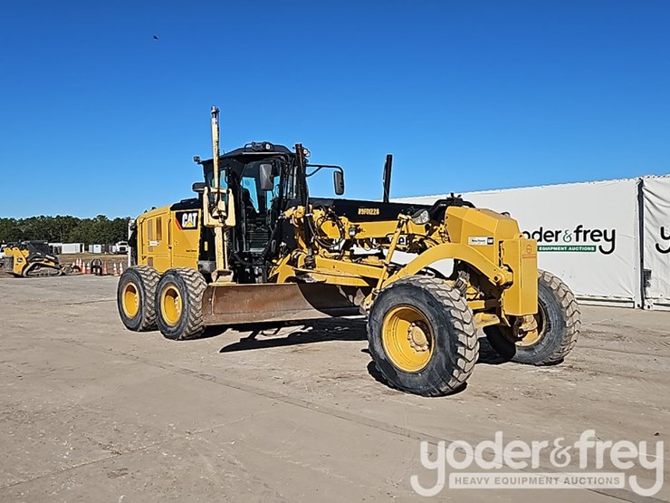 2019-caterpillar-12m3-image-7