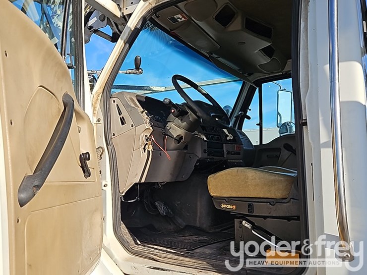 2009-sterling-acterra-image-45