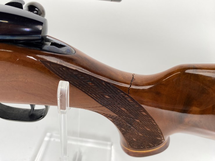 #64-•-#1372-•-weatherby-mark-v-deluxe-varmintmaster-bolt-action-rifle-224-magnum,-image-6