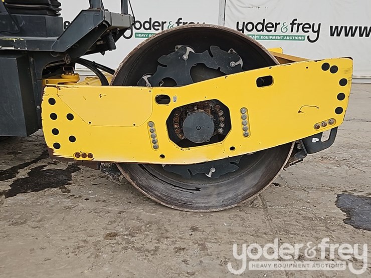 2017-bomag-bw211d-5-image-10