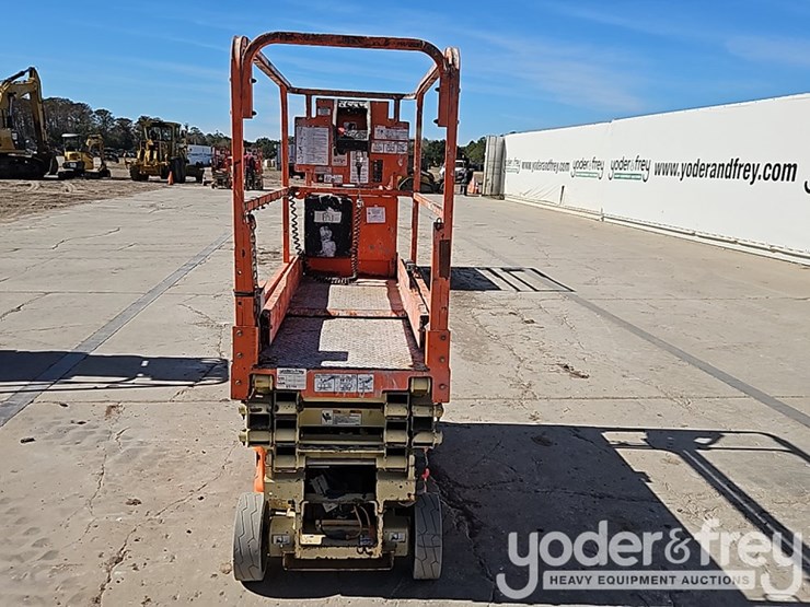 2017-jlg-1930es-image-11