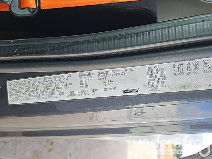 2016-freightliner-114sd-image-40