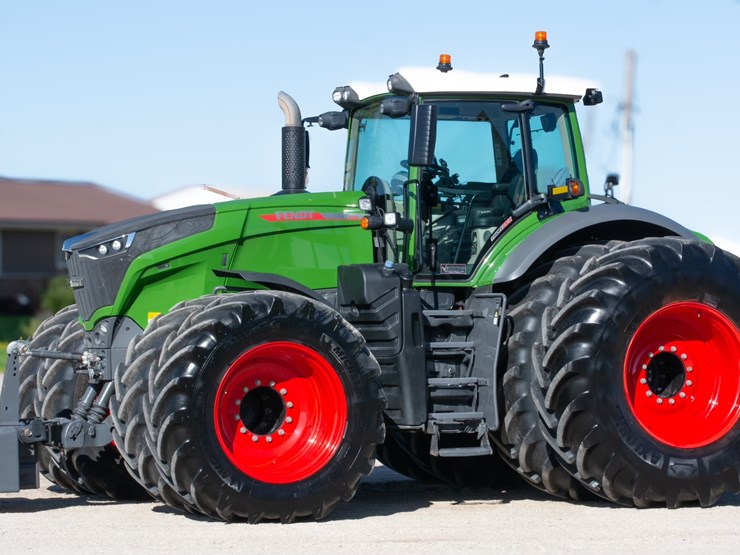 2021-fendt-1042-vario-image-1