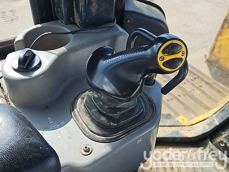 2022-komatsu-d61px-24-image-29