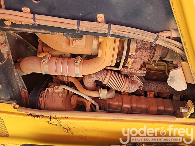 2017-deere-700k-lgp-image-27