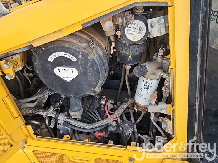 2023-komatsu-d61px-24-image-35