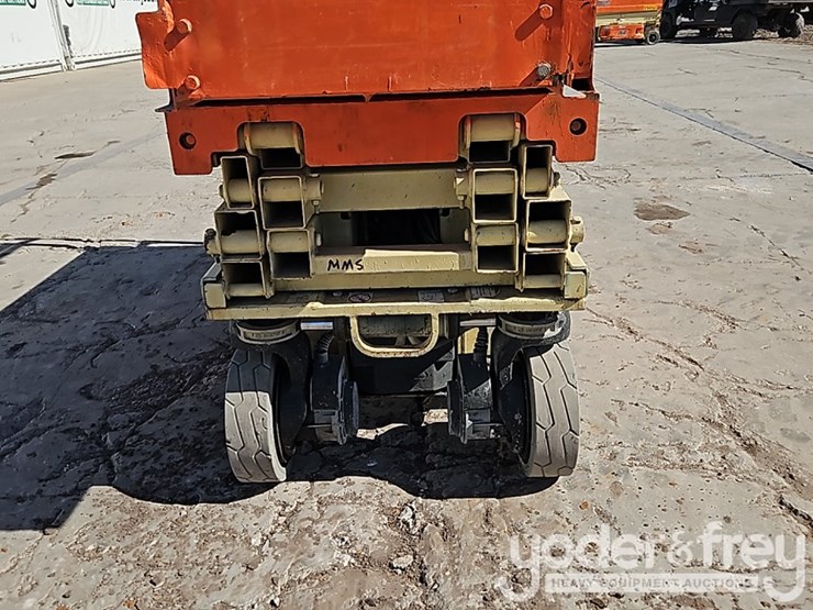 2016-jlg-1930es-image-9