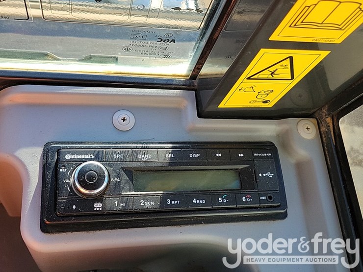 2024-komatsu-pc55mr-image-51