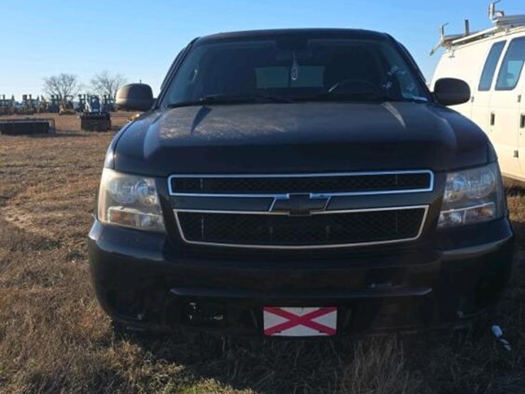 2013-chevrolet-tahoe-image-2
