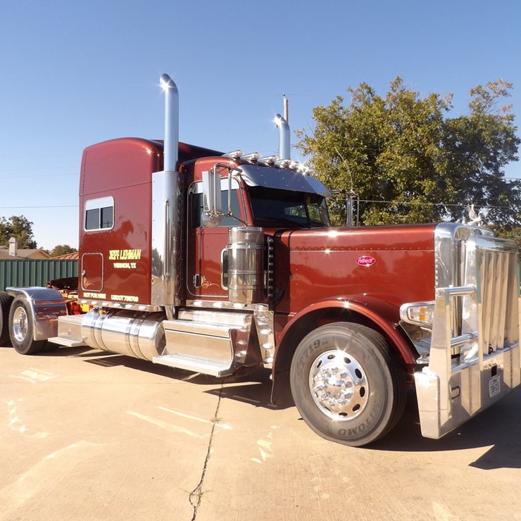 2022 PETERBILT 389