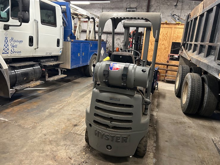 #10-•-1969-hyster-forklift-s40c-image-2