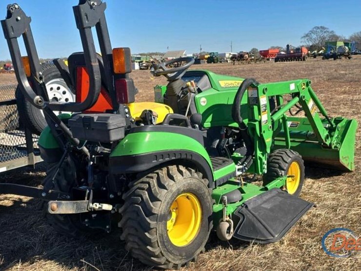 2016-john-deere-1025r-image-7