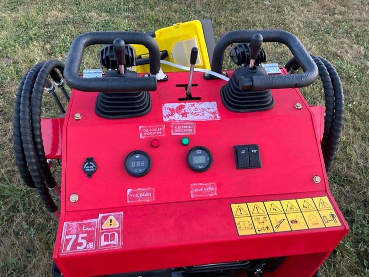 #1018-•-unused-future-ft360t-skid-steer-loader*-image-15