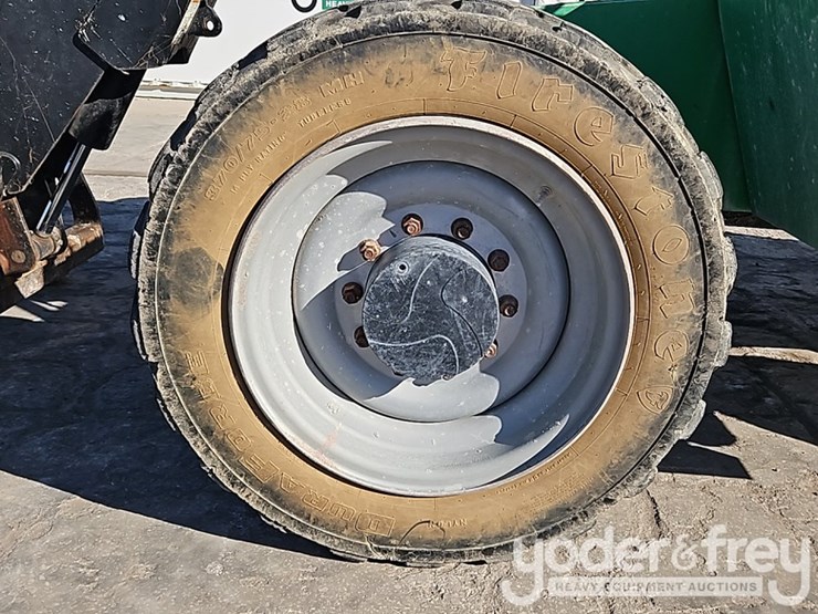 2016-sky-trak-6042-image-17