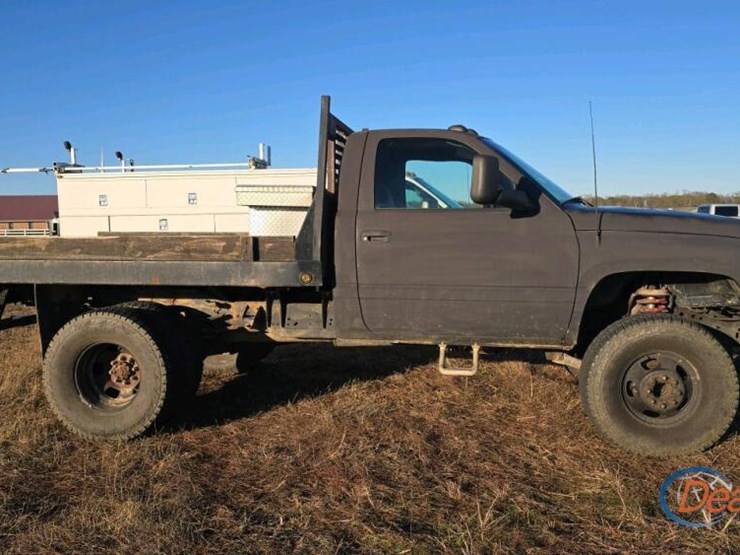 2001-dodge-4wd-flatbed-truck,-s/n-3b7kf26631m286813:-5.9l-diesel,-5-sp.,-tool-box,-5th-wheel-hitch,-odometer-shows-288k-mi.-image-5