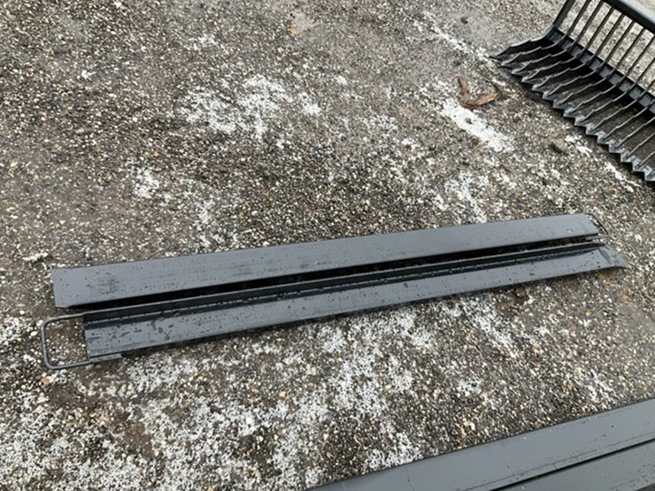 #1354-•-unused-kc-84"-light-duty-fork-extensions-image-3