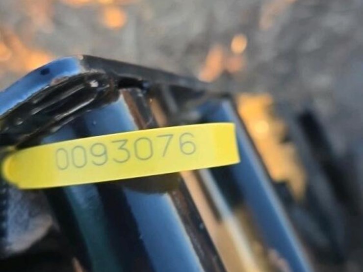 mini-skid-steer-sideshift-forks-image-3