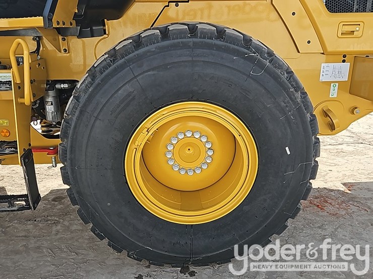 2026-caterpillar-926-image-17