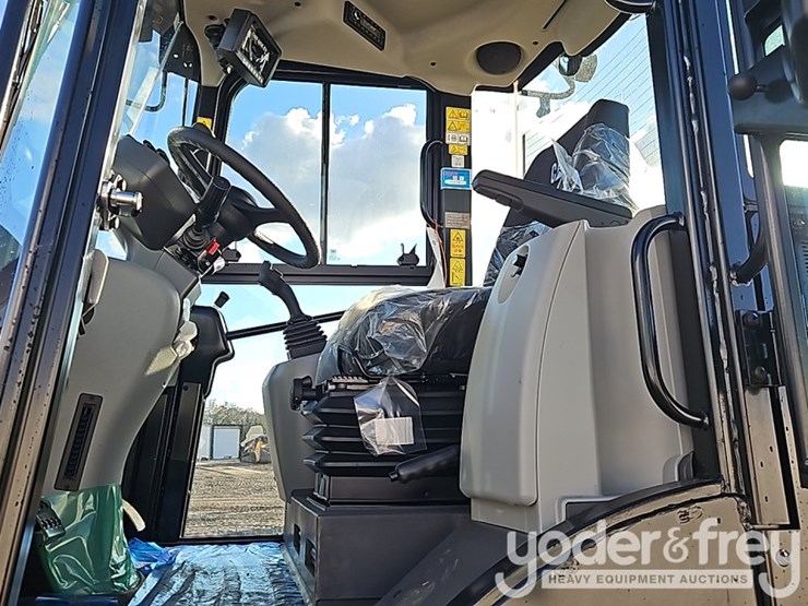 2024-caterpillar-910-image-24