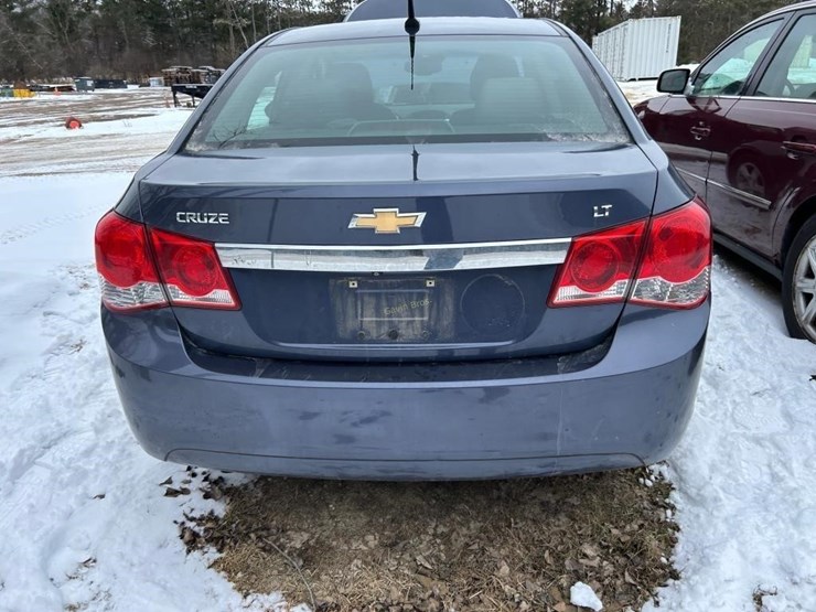 2014-chevy-cruze-car-image-5