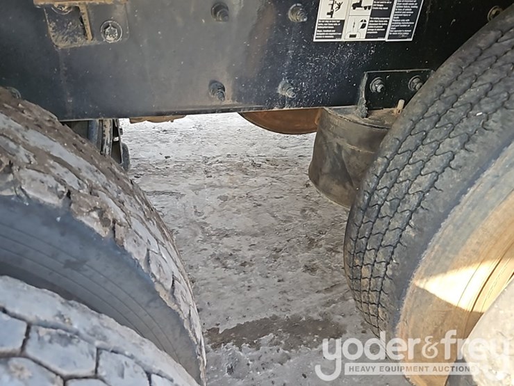 2021-kenworth-t880-image-10