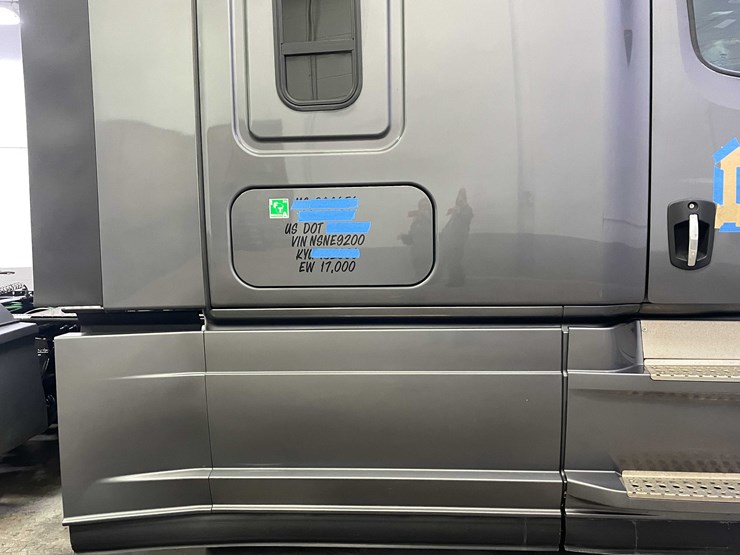 #6224-•-2022-freightliner-cascadia-semi-truck-(title-in-delay)-image-33