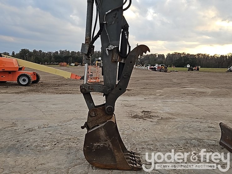 2020-volvo-ecr88d-image-18