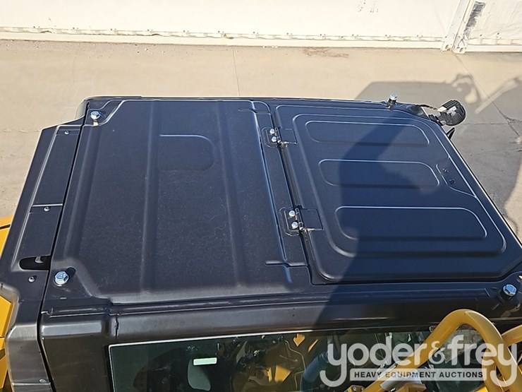 2022-caterpillar-315-gc-image-31