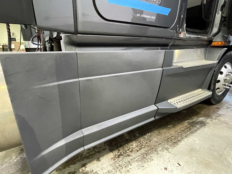 #6225-•-2021-freightliner-cascadia-semi-truck-(title-in-delay)-image-28