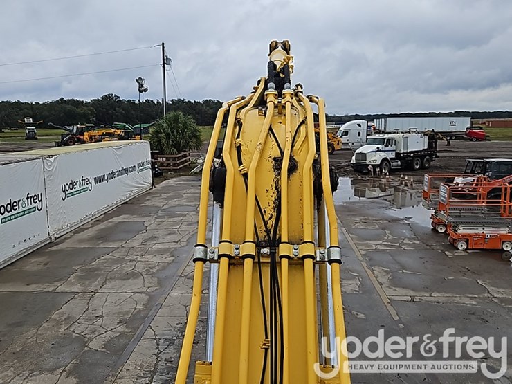 2021-komatsu-pc210-lc-11-image-30