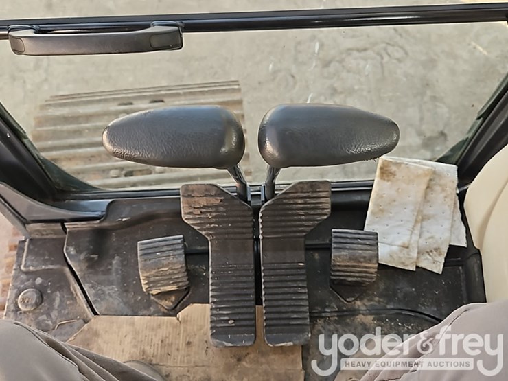 2017-kobelco-sk210-lc-10-image-42