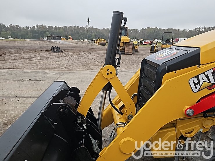 2023-caterpillar-420-xe-image-12