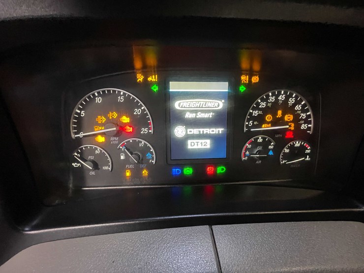 #6226-•-2021-freightliner-cascadia-semi-truck-(title-in-delay)-image-81