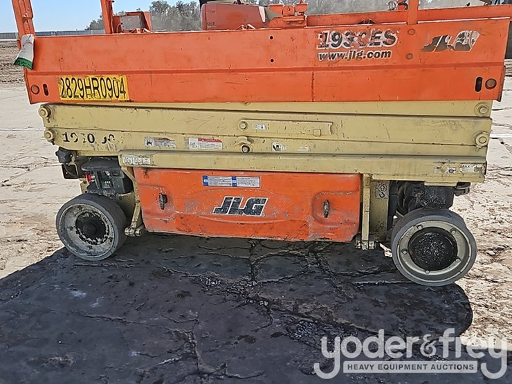 2016-jlg-1930es-image-7