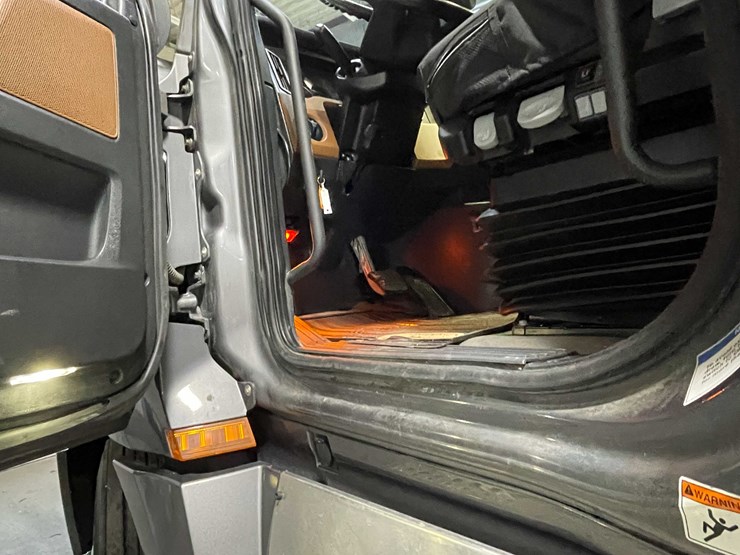 #6224-•-2022-freightliner-cascadia-semi-truck-(title-in-delay)-image-78