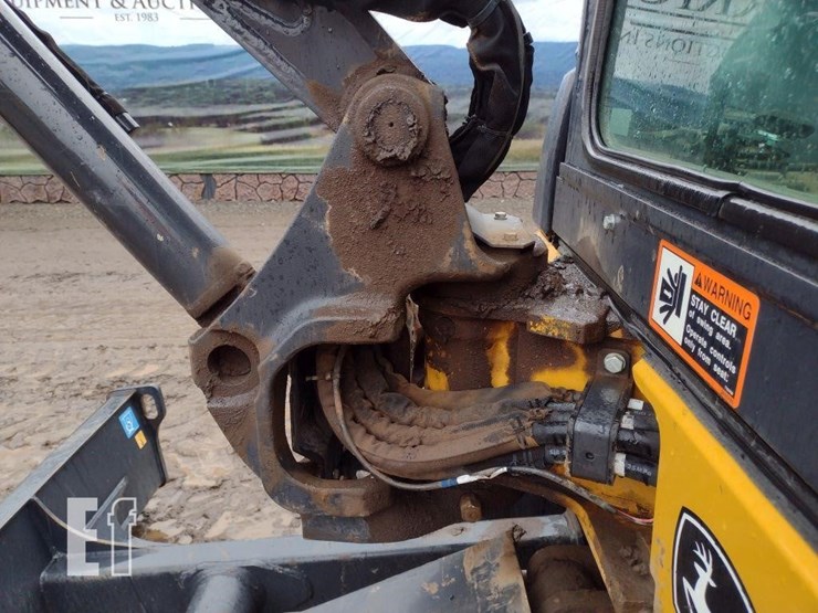 2023-deere-30g-image-26