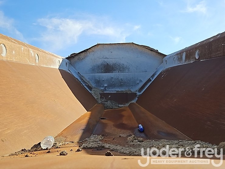 2016-caterpillar-725c2-image-21