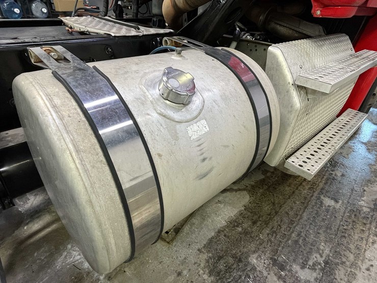 #6227-•-2018-freightliner-cascadia-day-cab-semi-truck-(title-in-delay)-image-33