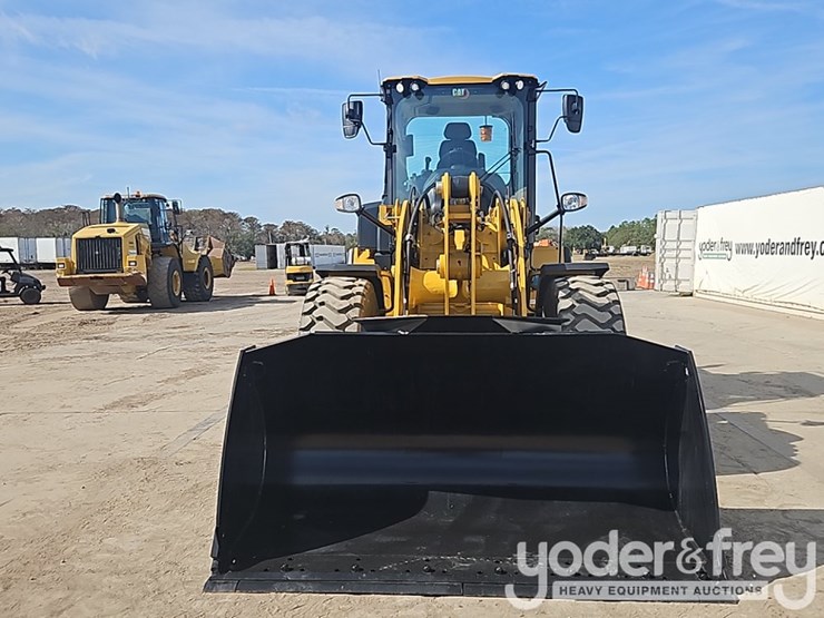 2026-caterpillar-926-image-13