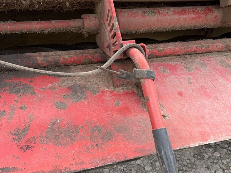 new-holland-1431-image-10