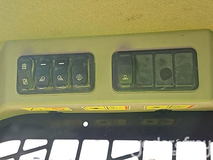 2021-caterpillar-289d3-image-19