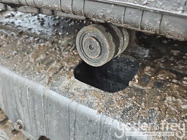 2012-kubota-kx161-image-11