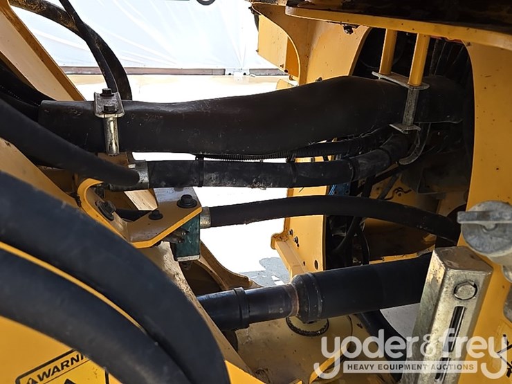 2014-volvo-l60g-image-31