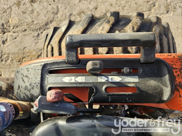 2006-kubota-b7510hsd-image-24